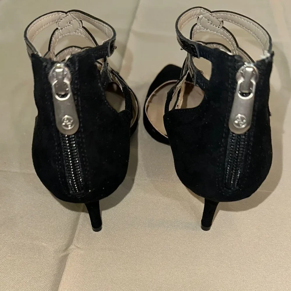Adrienne Vitadini Black Strappy Heels with Pointed Toe Size 8